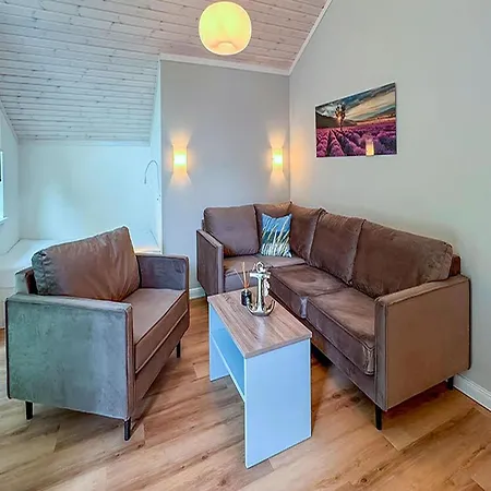 Skandinavisches Mit Sauna In באד בוונסן